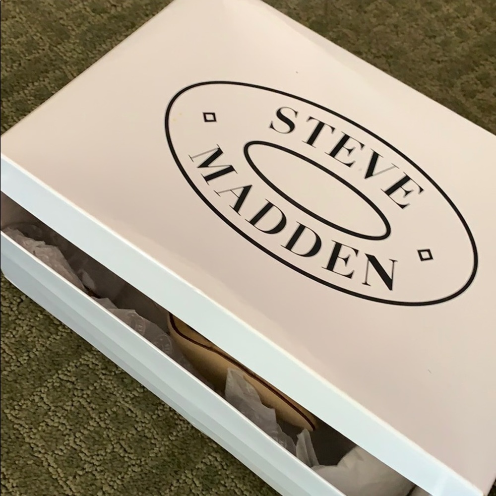 STEVE MADDEN heels - Picture 4 of 7